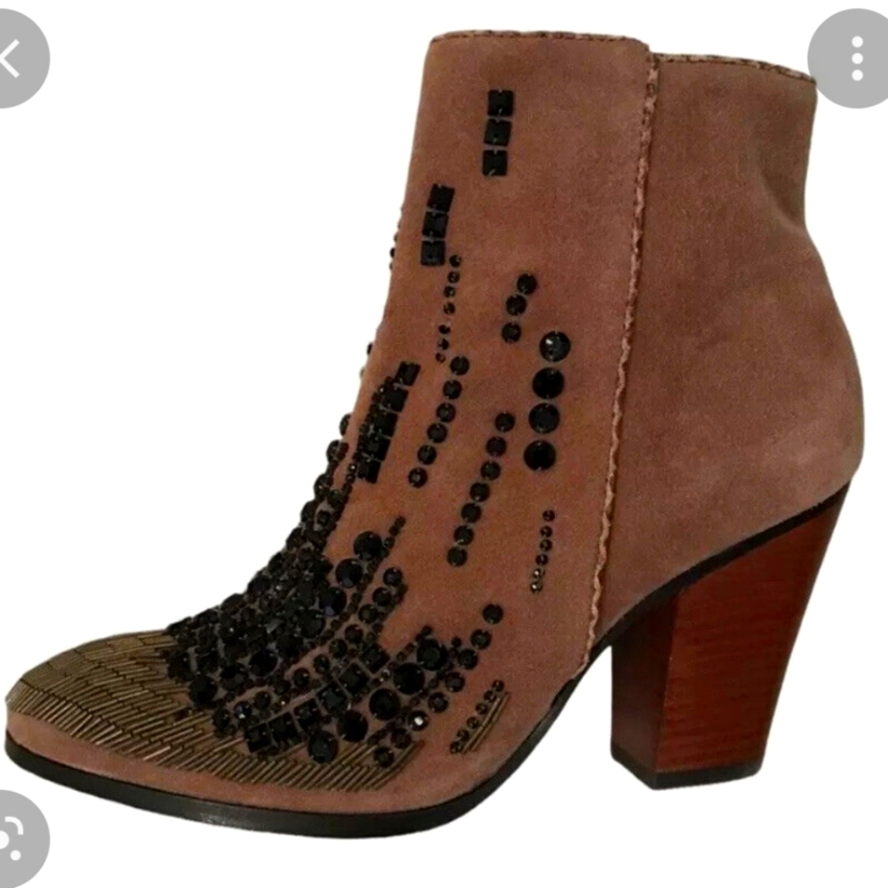 Donald J Pliner Suede booties